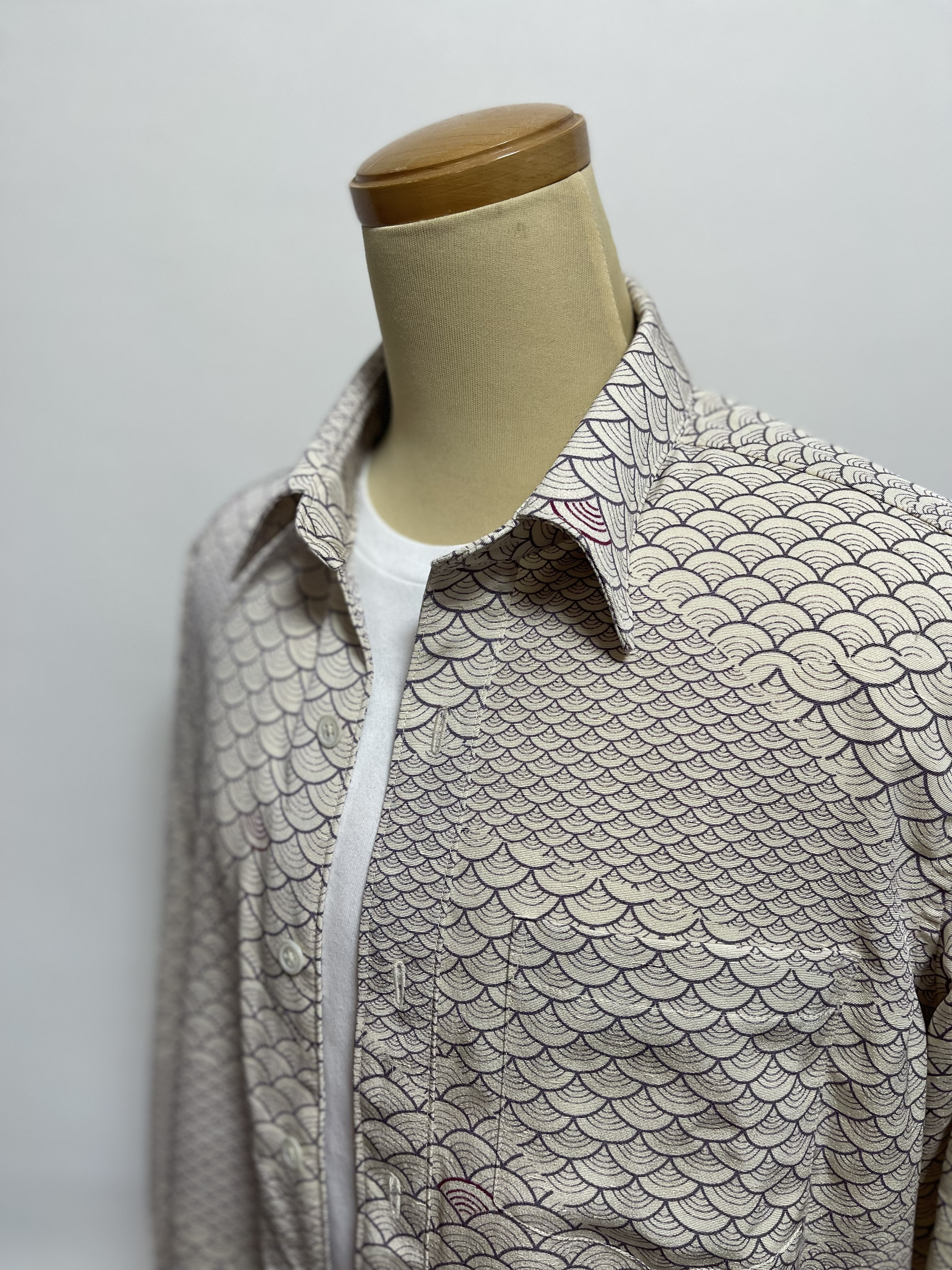 着物リメイク アイボリーに紫の青海波シャツ  メンズMサイズ