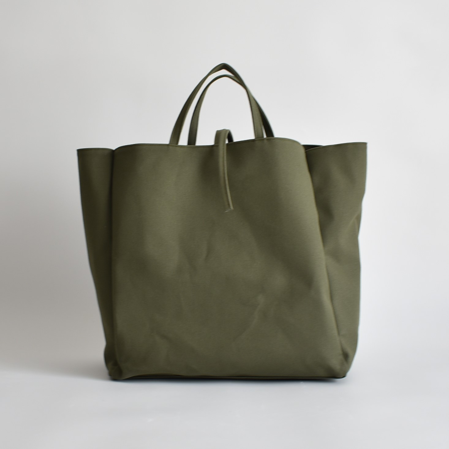 SQUARE1 TOTE BAG（オリーブ/カー キ）大容量 帆布 トートバッグ ポケット５ マチ広め 紐付き