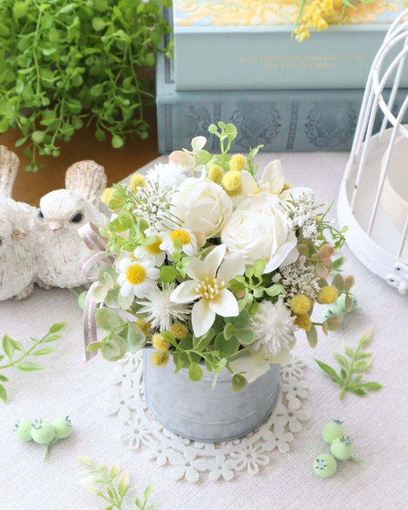 造花ギフト｜ミモザとミニバラのアレンジ｜退職祝 開店祝 お見舞い｜フラワーギフト｜造花アレンジ｜小さいアレンジ 2枚目の画像