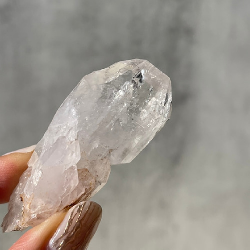 ナミビア産【クリアクォーツ（水晶）タビー】虹あり｜鉱物 天然石
