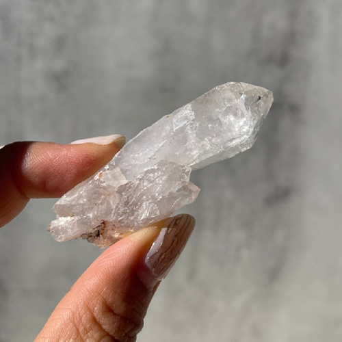 ナミビア産【クリアクォーツ（水晶）タビー】虹あり｜鉱物 天然石