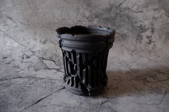 4.5号窯変黒コラム鉢943　塊根植物　多肉植物　盆栽　植木鉢　作家鉢　沖縄 1枚目の画像