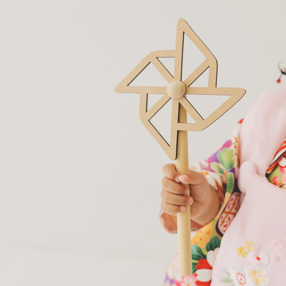 七五三　風車　かざぐるま　木製　七五三撮影　七五三参り　千歳飴　撮影小物 4枚目の画像