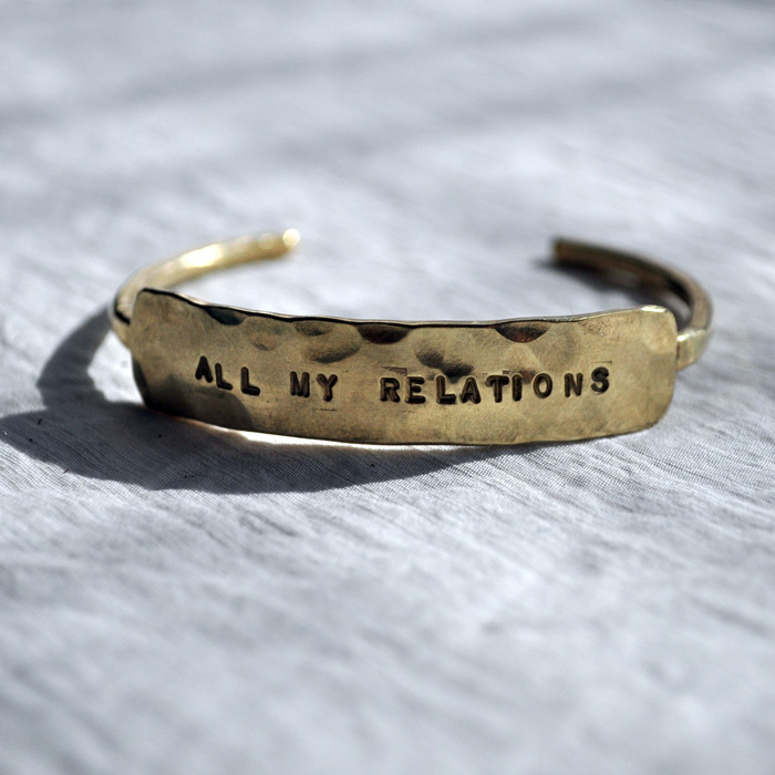 刻印プレートバングル “ALL MY RELATIONS”／B007　※受注制作