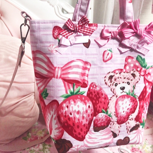 スイーツみたいなトートバッグ ピンク ショルダー紐付き いちご クマ
