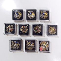 歯車と時計の針のピンバッジ（ピンズ）*10種類 ピンバッチ macaronic