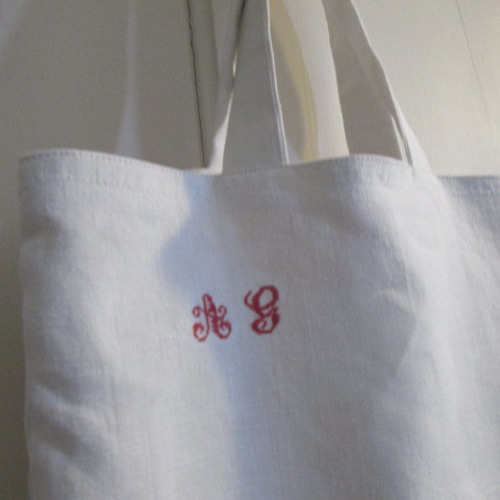 フランスアンティーク赤いイニシャル刺繍とシャビーシック花柄コットン