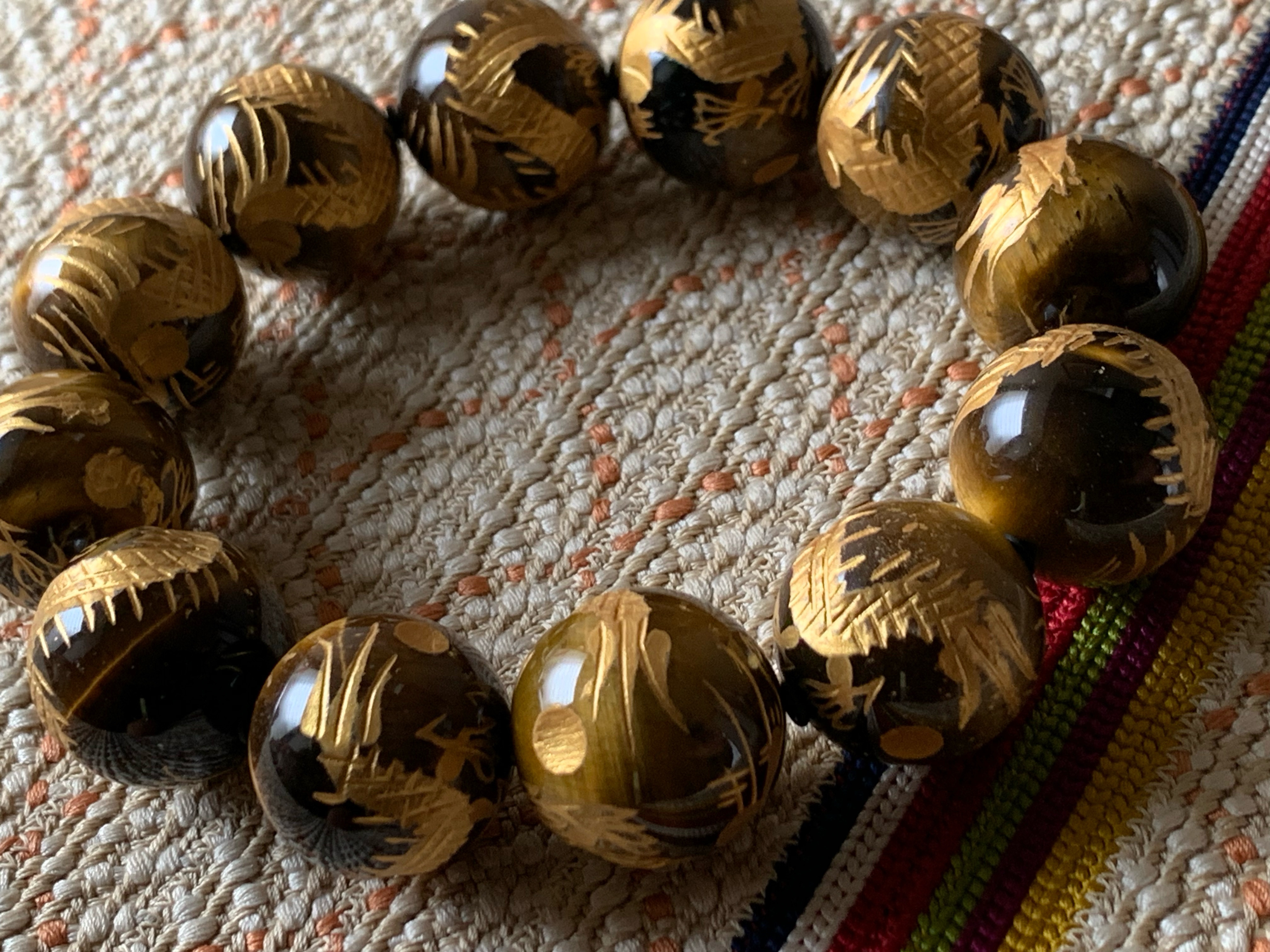 最大級18mm珠 金彫り皇帝五本爪龍 タイガーアイのエンドレスブレスレット