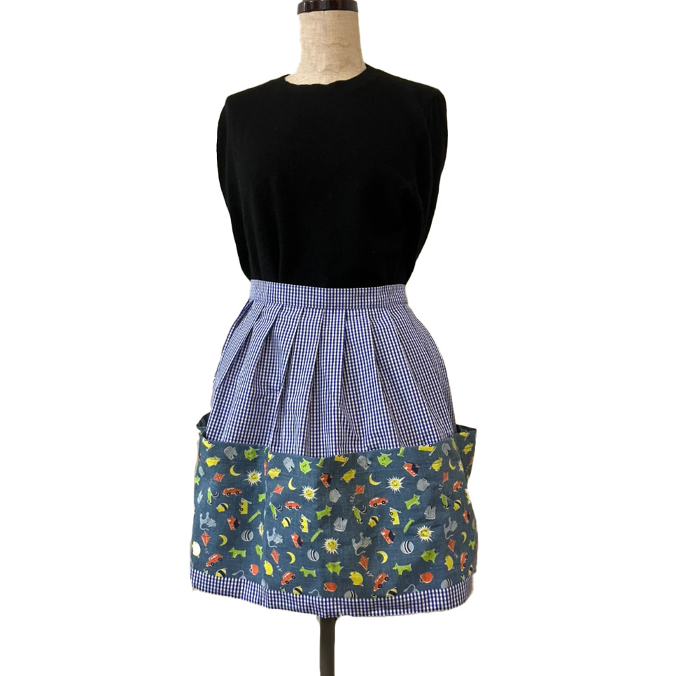 5Pocket bonbon Apron toy box ポケット５個の便利なエプロン プリーツで可愛らしく。
