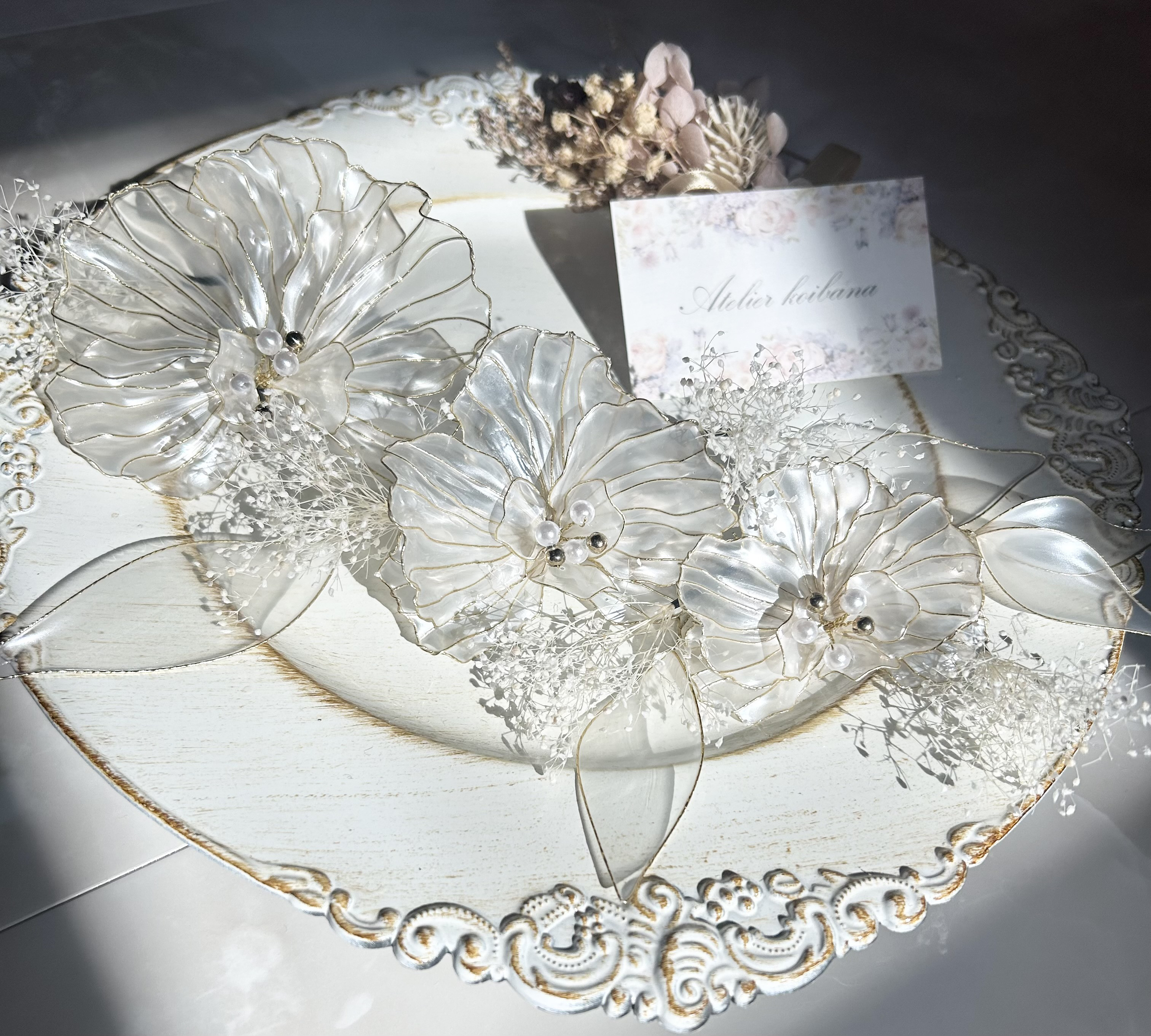 髪飾り　宝石のような胡蝶蘭　パールホワイト　ウェディング　胡蝶蘭