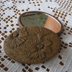 受注制作）木彫りの大きな壁掛け鏡☆葡萄模様☆材質榀の木＊ｻｲｽﾞ約