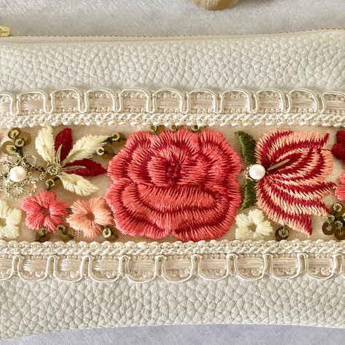 インド刺繍リボン　ポーチ インド刺繍リボン ポーチ ［M］ ポーチ Jewelino 通販 16728801