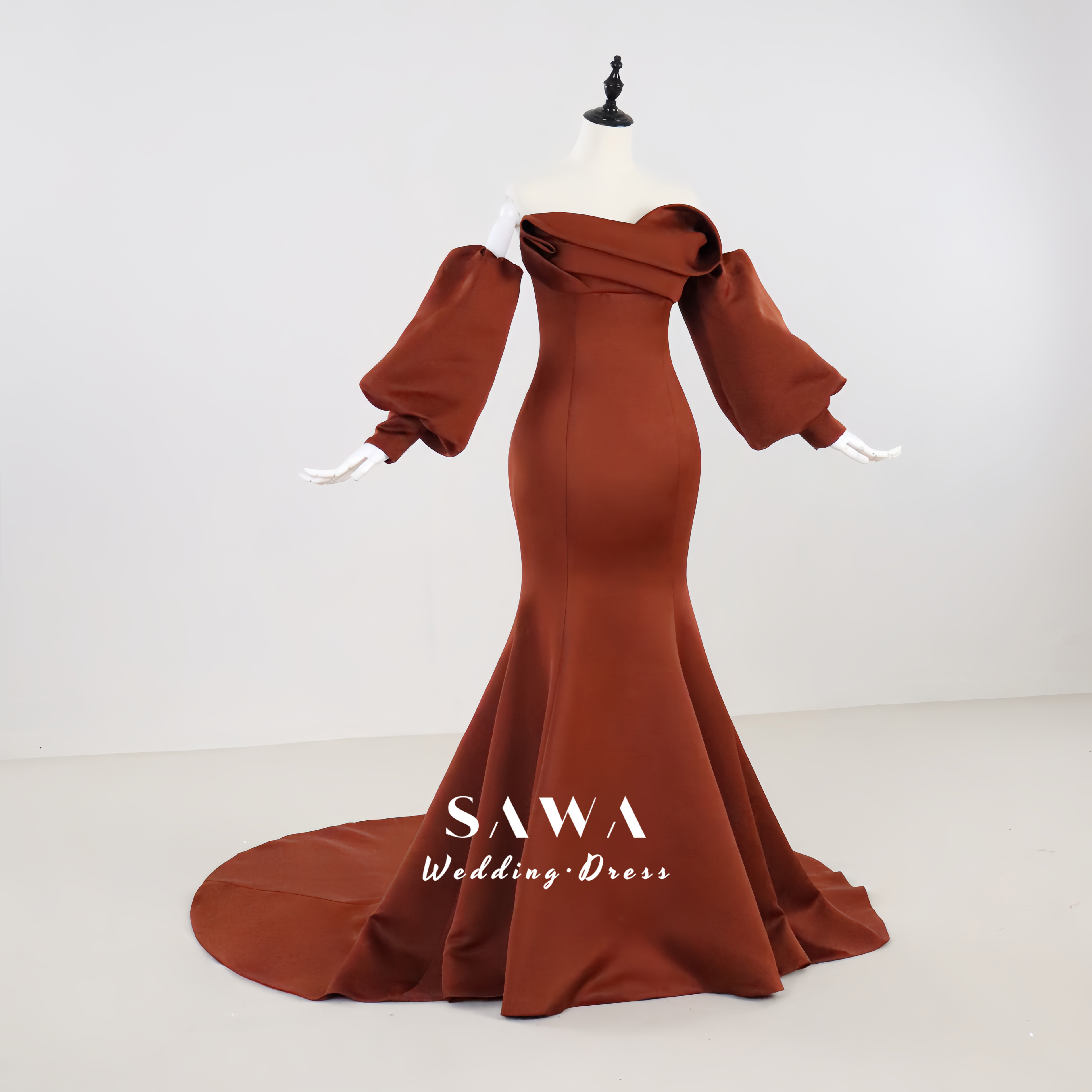 華やかなカラードレス　編みあげ　マーメイドドレス　ロングトレーン　優雅　高級サテン　オーダーメイド対応可能　結婚式前撮り