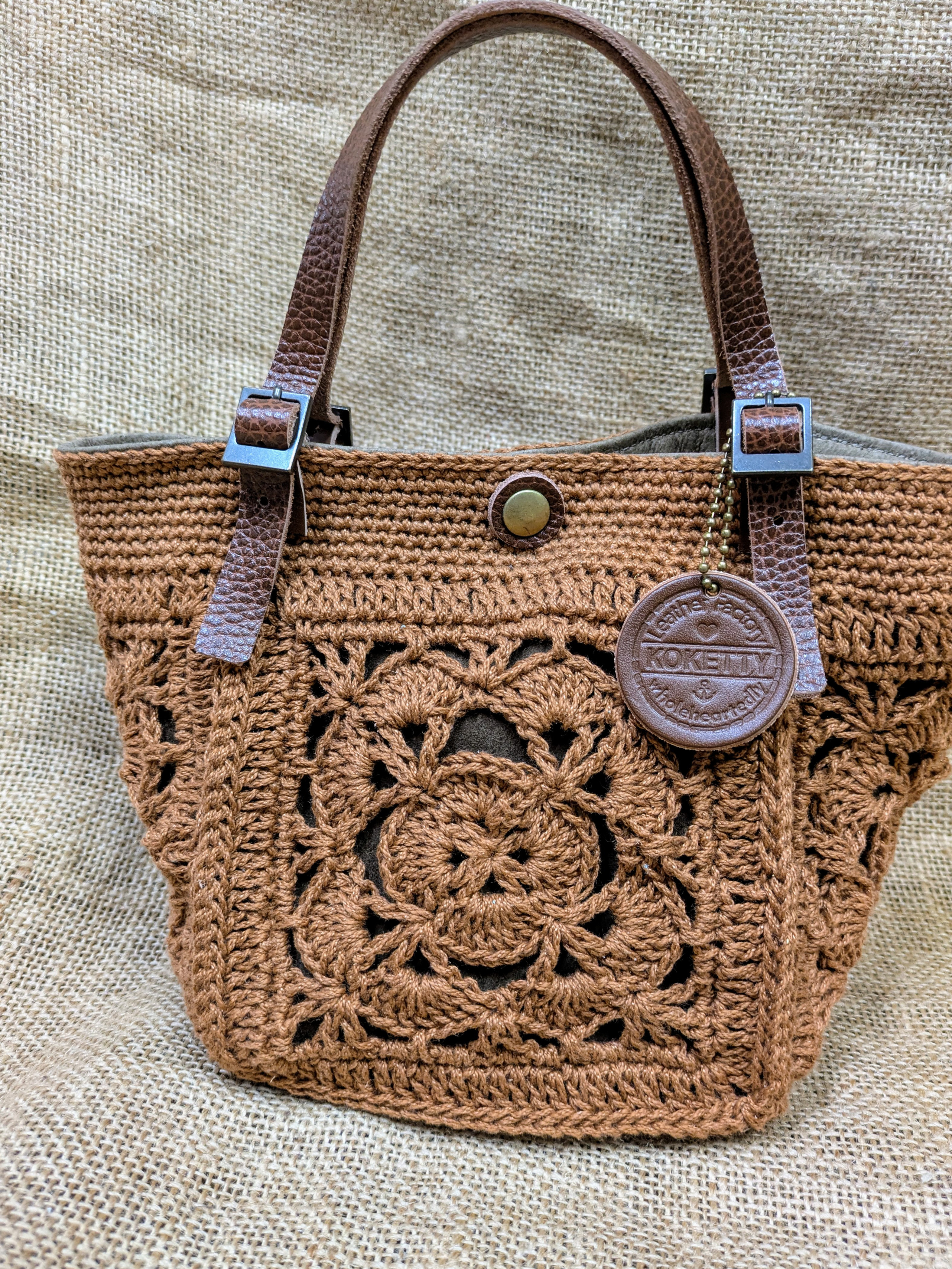 本革使いの　ちょっとリッチなニットバッグ