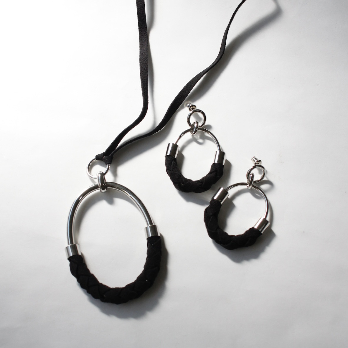 2点セット編み込みスエードペンダント＆ピアス