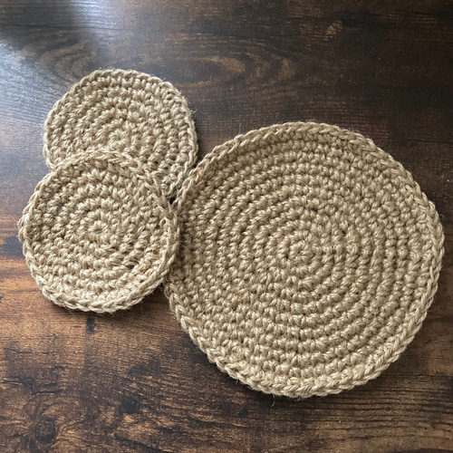 周りの縁編みをご自身で】縁編みのフリルの編み図つき！麻のコースター