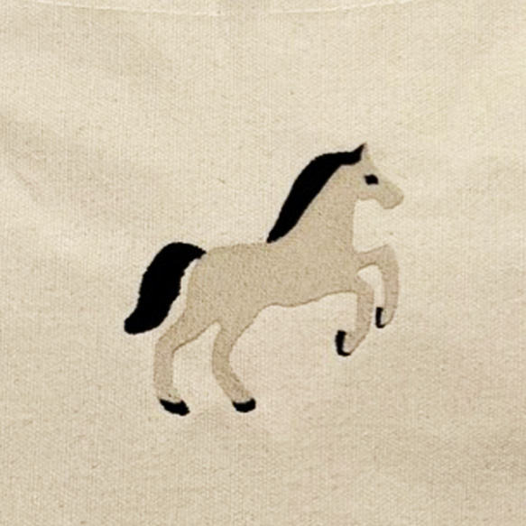 【送料無料】馬の刺繍 ファスナー付き キャンバス トートバッグ 4枚目の画像