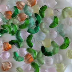 ３点以上送料無料【SALE】ガラスビーズ：チューリップの素：赤色以外のミックスカラー：約１０ミリ：２０セット 2枚目の画像