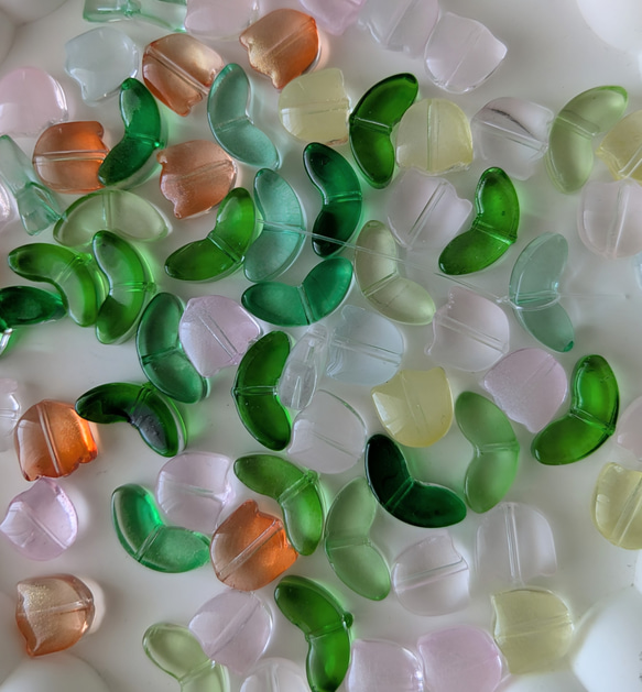 ３点以上送料無料【SALE】ガラスビーズ：チューリップの素：赤色以外のミックスカラー：約１０ミリ：２０セット 2枚目の画像