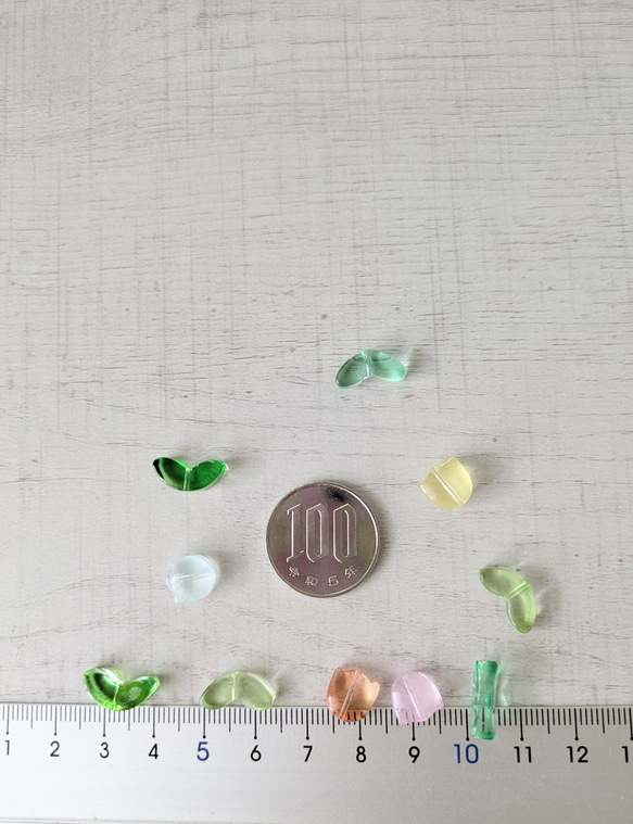 ３点以上送料無料【SALE】ガラスビーズ：チューリップの素：赤色以外のミックスカラー：約１０ミリ：２０セット 3枚目の画像