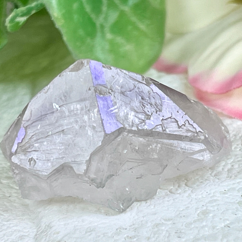 淡い紫水晶　アナンダライト　天然レインボー 淡い紫水晶アナンダライト天然レインボー