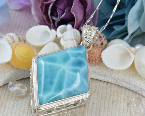 ラリマー ペンダントトップ 雲 雨 シルバー枠 925刻印あり ラリマー ペンダントトップ 雲 雨 シルバー枠 925刻印あり