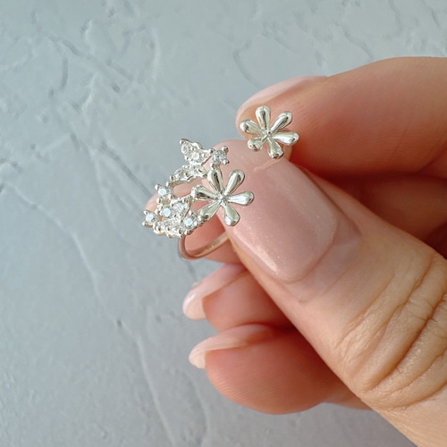 お花ひらめくオーバルリング お花ひらめくオーバルリング