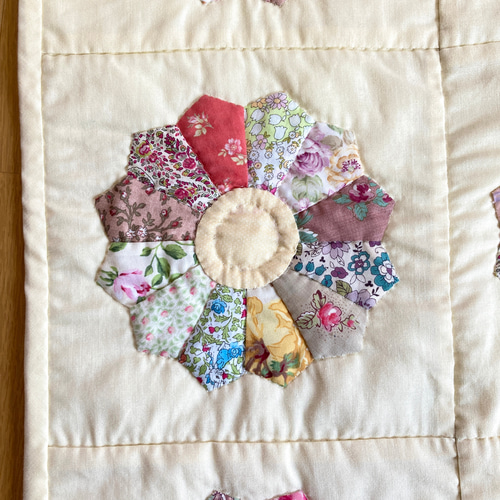 大きめドレスデンのパッチワークタペストリー パッチワークキルト