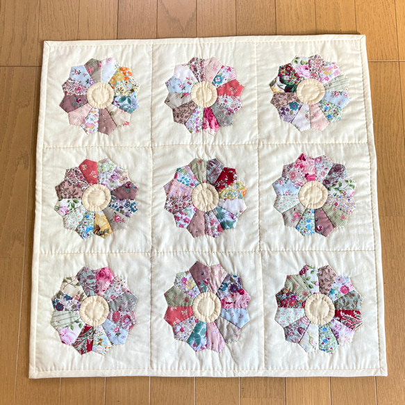 大きめドレスデンのパッチワークタペストリー パッチワーク