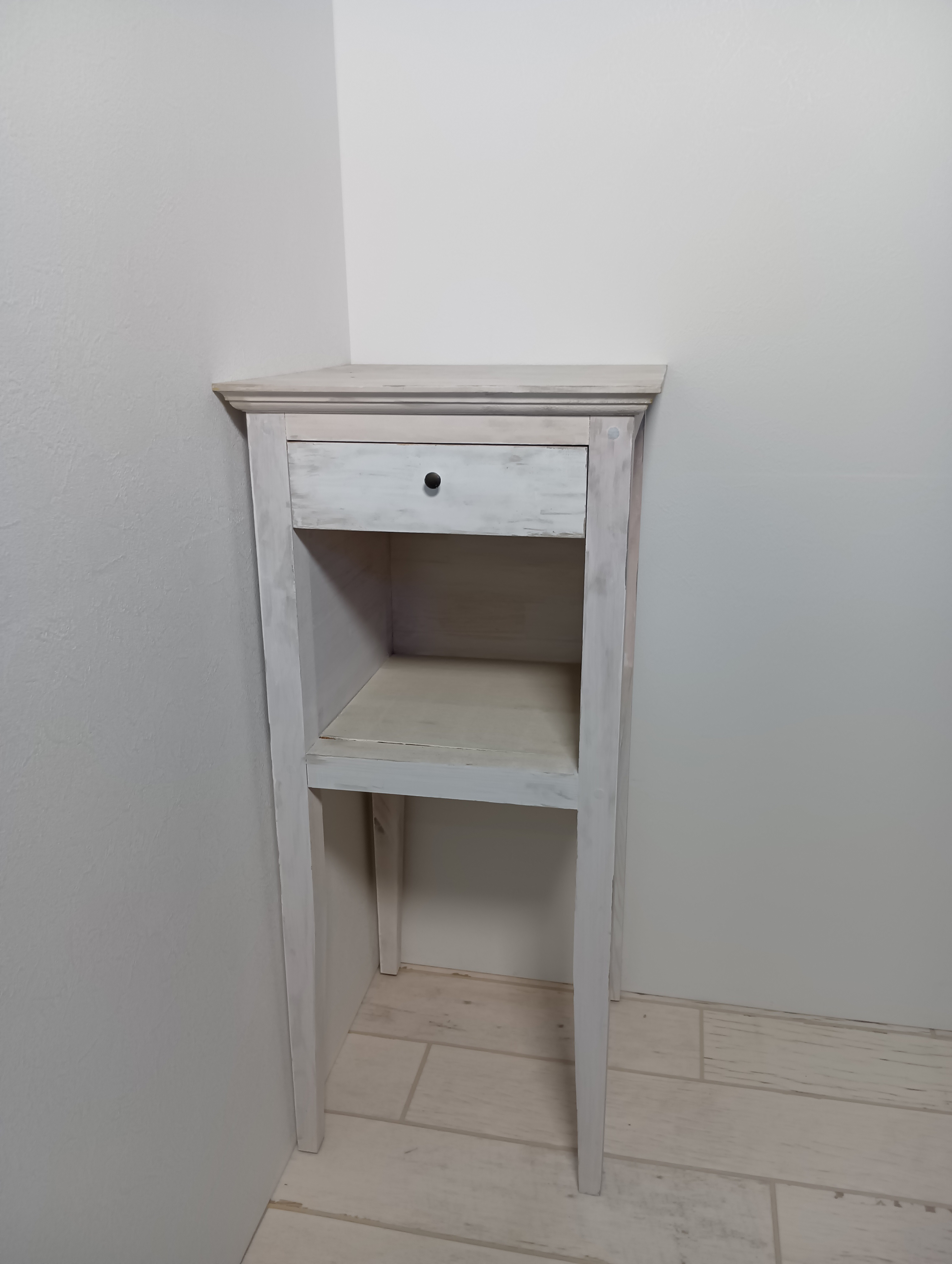 ディスプレイラック　棚　木製　リビング　ラック　テーブル　木製雑貨　アンティーク調　引き出し付き　ホワイト　木目調