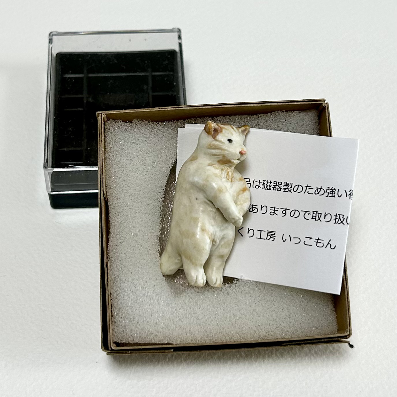 まとめて【ピンクの猫／白サバトラ猫】猫☆福猫☆桃色☆陶器製☆