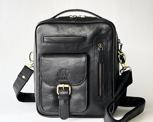 英国デザイン牛革かばんValise TALL BOXショルダー ブラックBuff