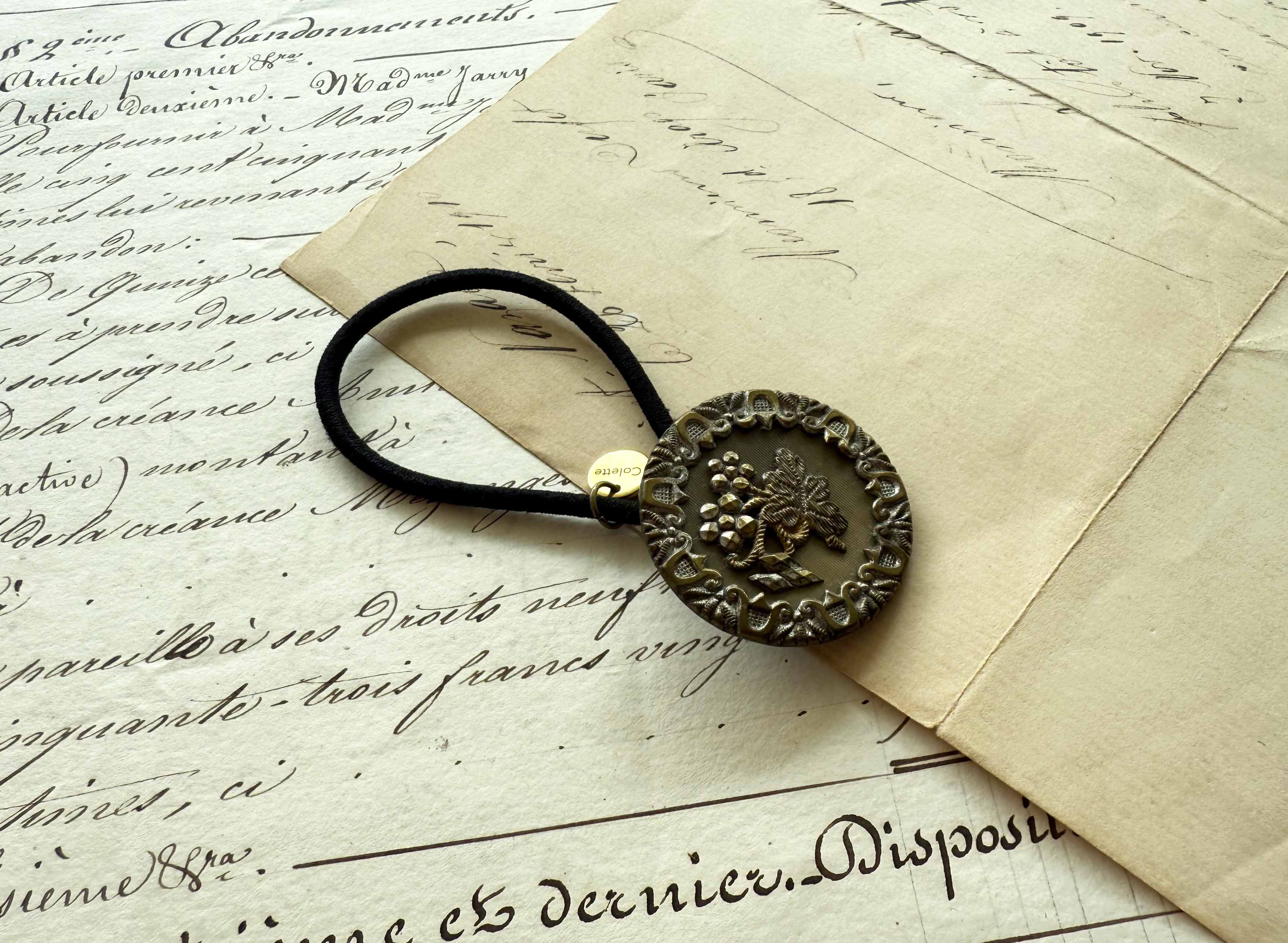 アンティークボタンヘアゴム／カットスチールアールヌーヴォボタン（AB-060）