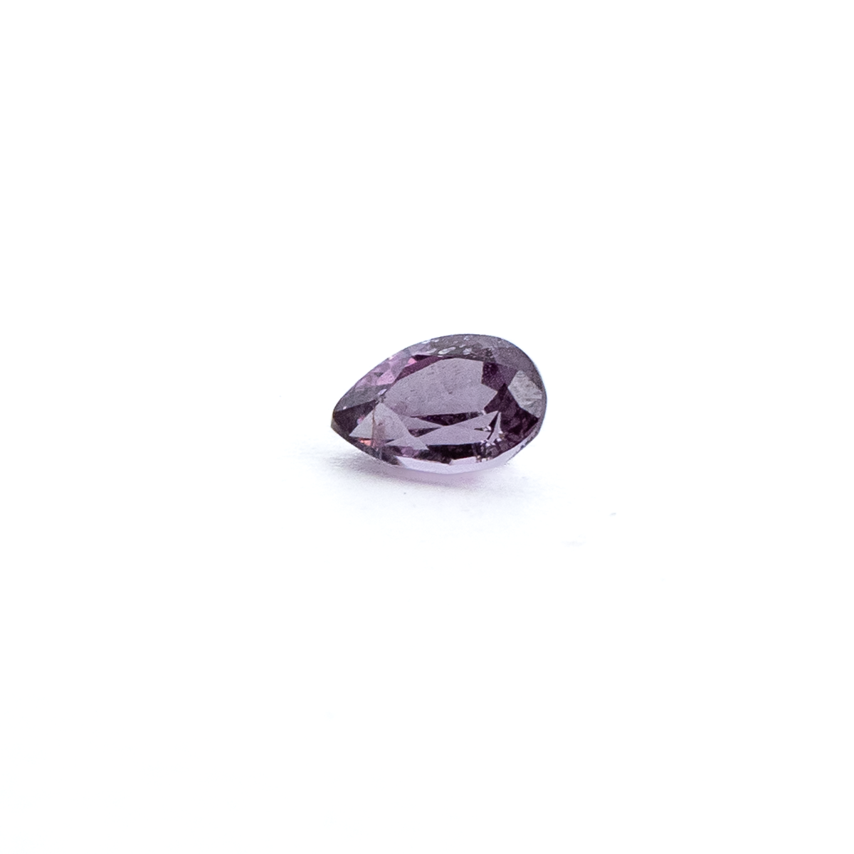 【光によって石の色が変わる】カラーチェンジガーネット 0.4ct