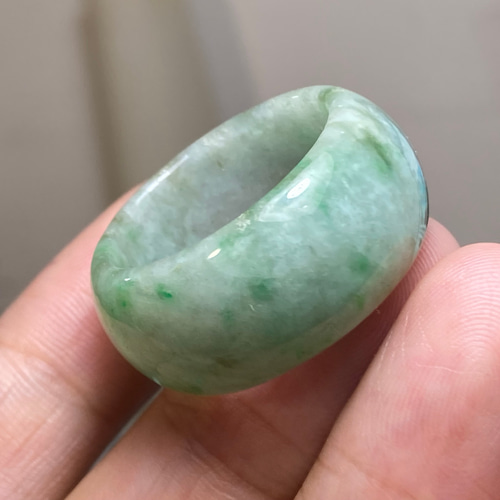 L11-06 緑花 25.5号 ミャンマー産天然 A貨 本翡翠 くりぬき リング