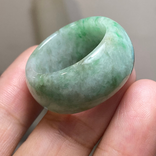 【あかおかずき出品】ミャンマー産天然本翡翠 リング シルバー925 ミャンマー産天然本翡翠 リング シルバー925 - メルカリ