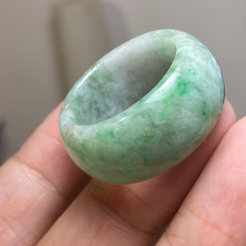 L11-06 緑花 25.5号 ミャンマー産天然 A貨 本翡翠 くりぬき リング