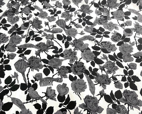 上品 水墨画風バラ柄コットン｜洗練モノクロ×柔肌触感｜大人の手作り服