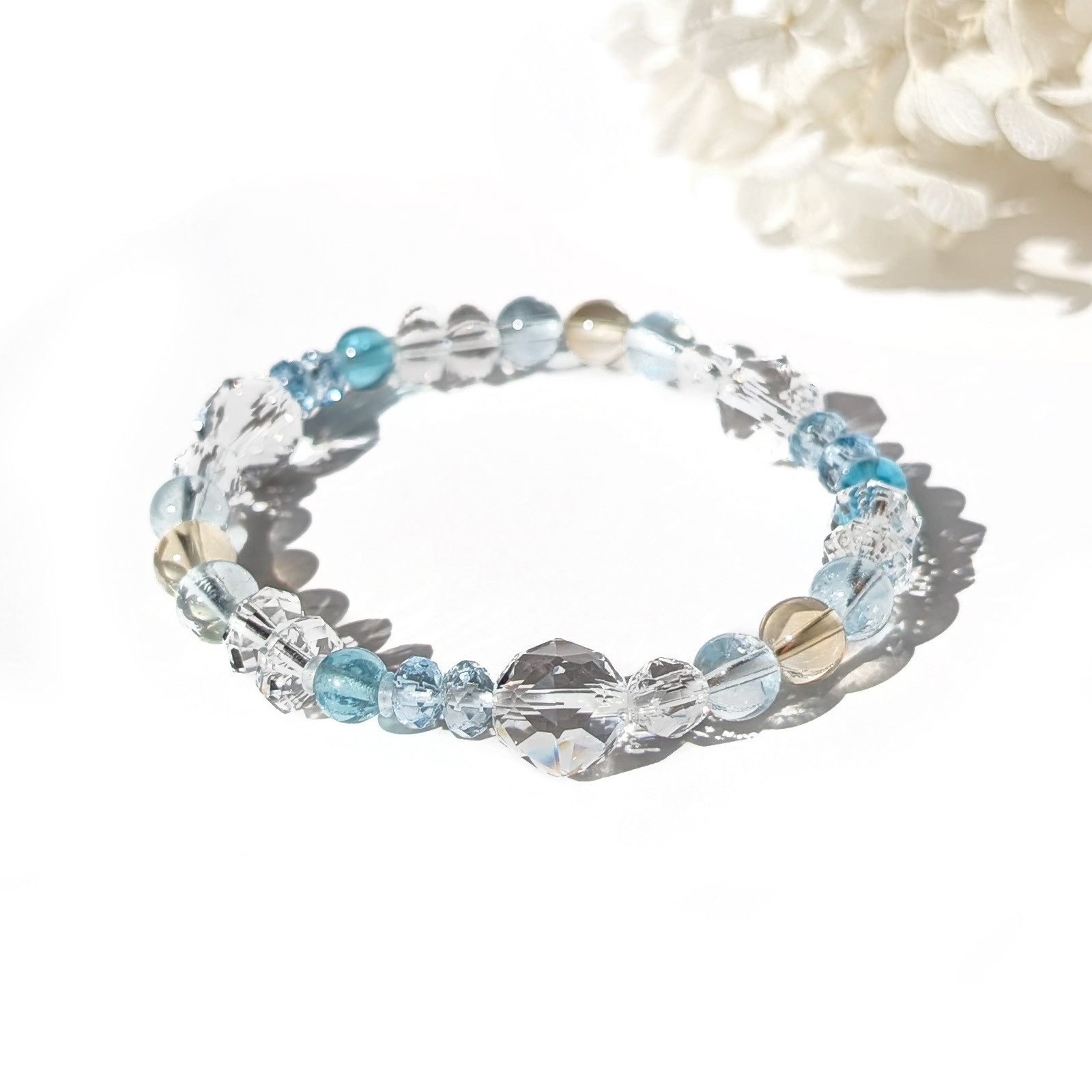 Hanakanmuri／一点もの アパタイト×ブルートパーズ×アクアマリン 花かんむりブレスレット