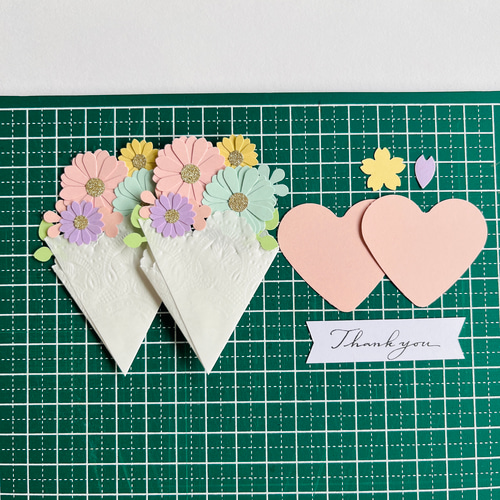 マカロンカラー花束 ブーケ クラフトパンチ アルバム素材 寄せ書き