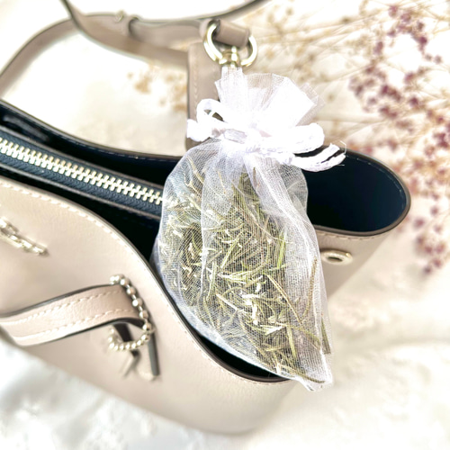 アロマストーンサシェ12 オーガンジー巾着付き アロマストーン ローズ（サシェ付き） – 生活の木 オンラインストア