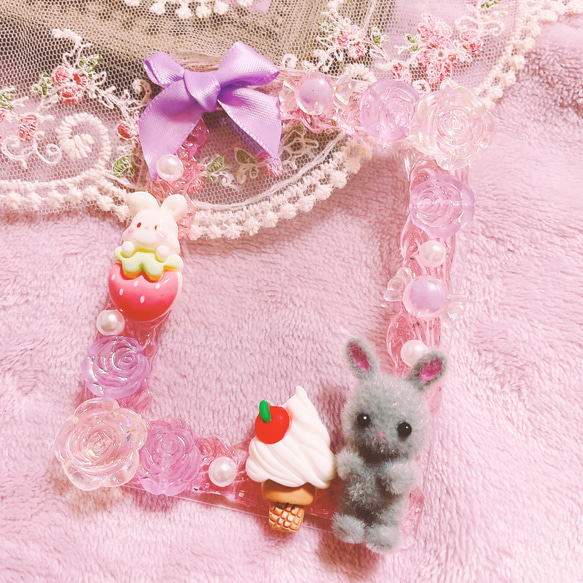 うさぎとソフトクリームのホイップデコ トレカケース うさぎ 薔薇
