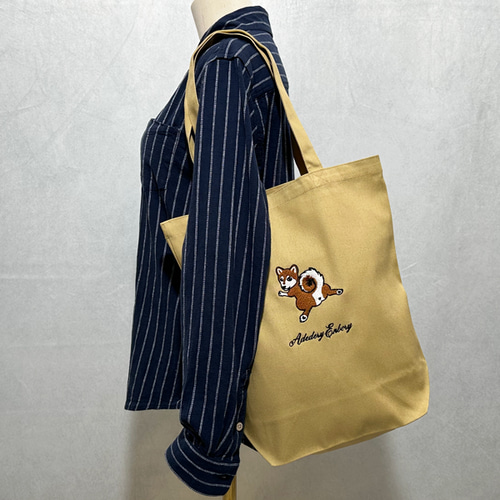 振り向いてる柴犬の刺繍キャンバスコットントートバッグ レディース A4