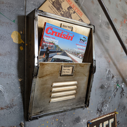 無骨さ半端ない！マガジンラック ペーパーホルダー（ダブル