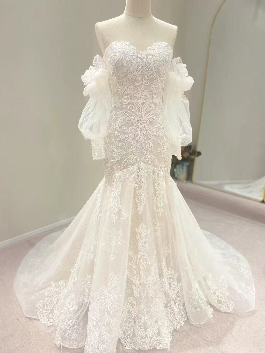 送料無料！ ロングスリーブ マーメイドライン 海外挙式ドレス エレガントレース 優雅なシルエット 結婚式