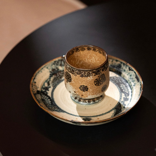 今だけの限定セール 中国古美術✦元代青花磁器蔓草花卉紋壺