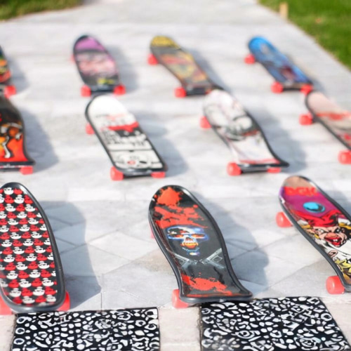 ミニチュアのスケートボード Amazon.co.jp: ラングスジャパン(RANGS) スケートボード