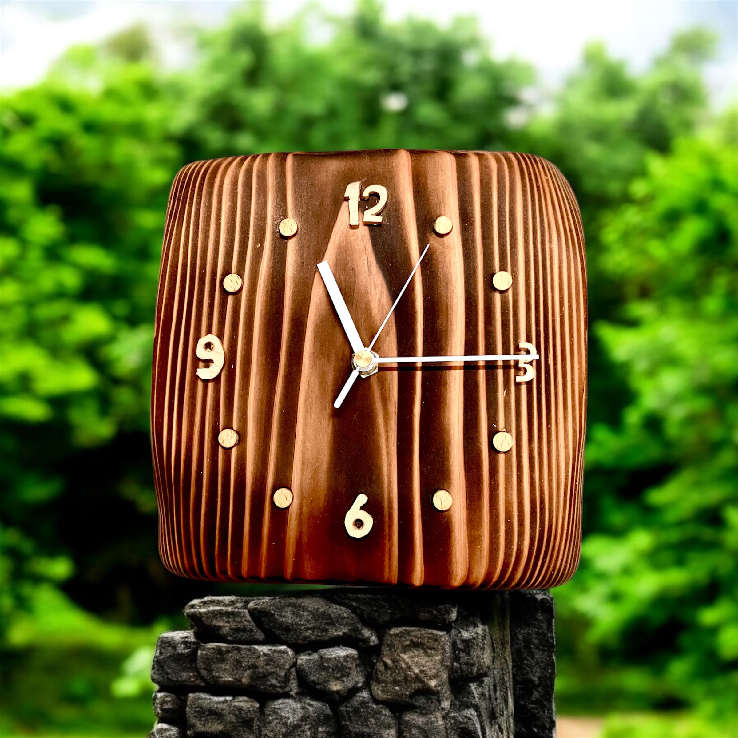 木の時計　焼杉