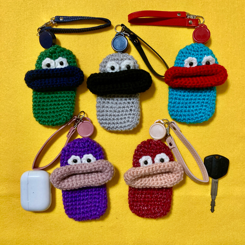 パクパクモンスター リール付きキーケース イヤホンケース