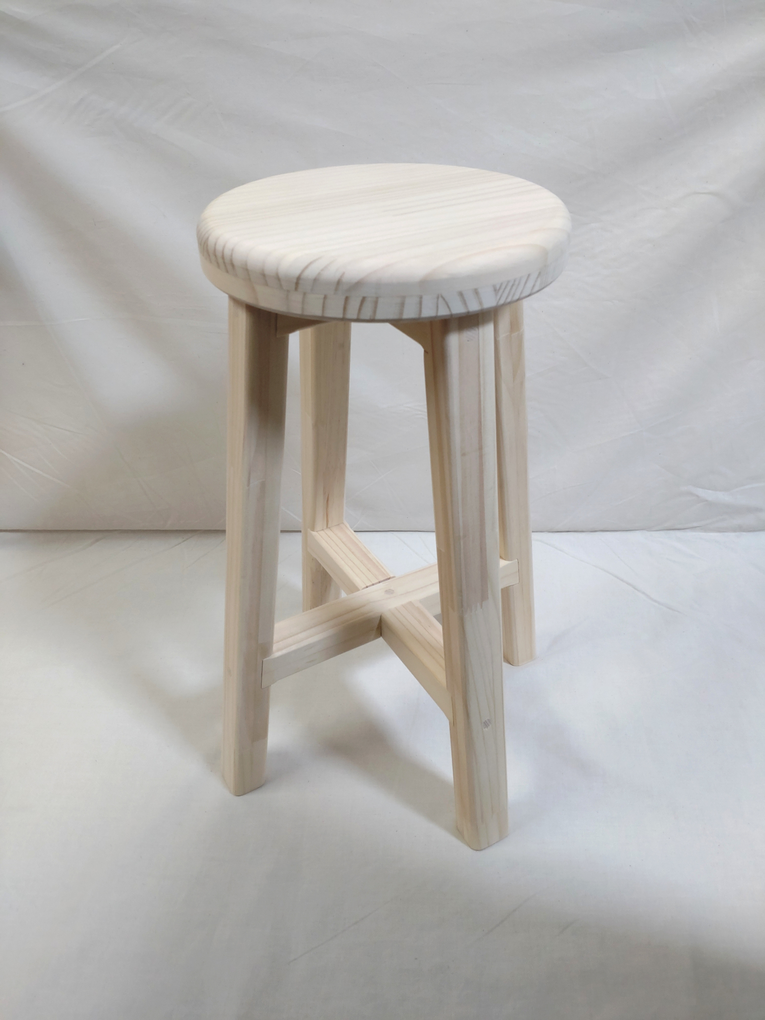 シンプルな木製スツール 丸椅子